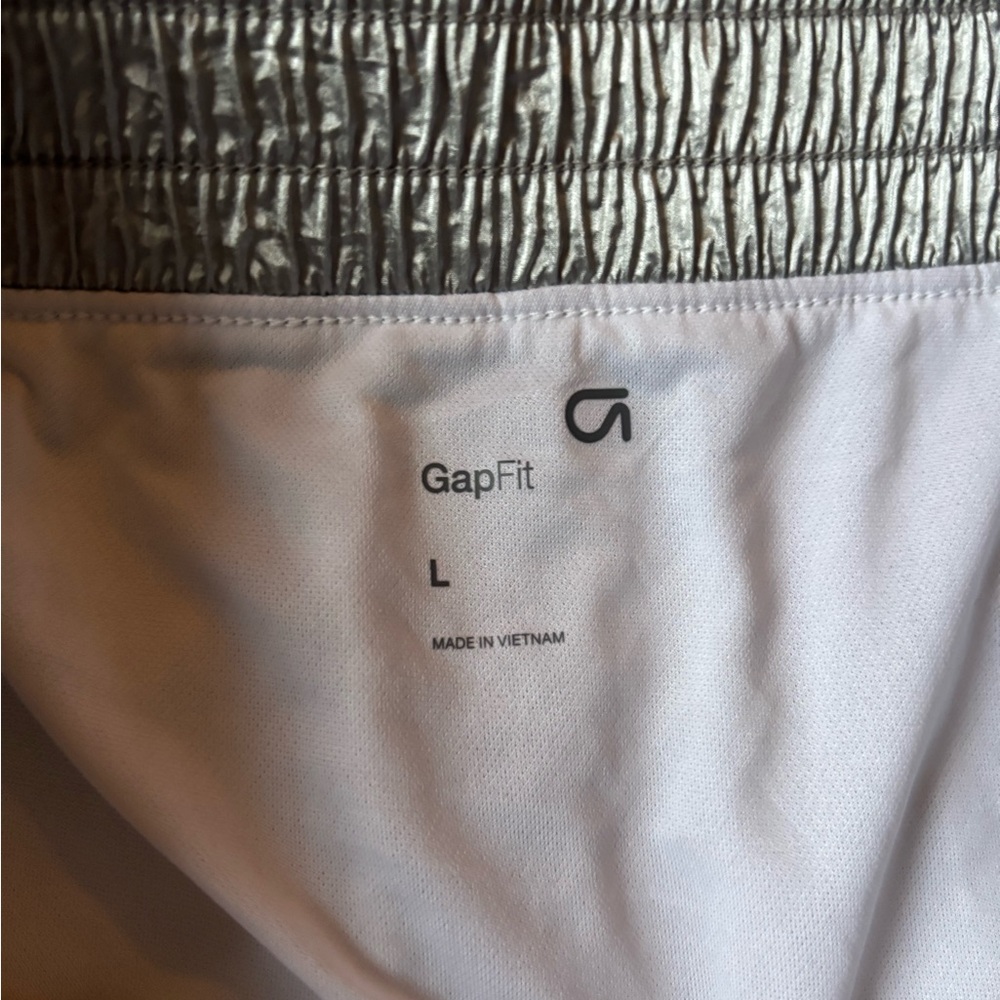 Sassy Silver GAP Elastic Waistband Shorts - Picture 3 of 7